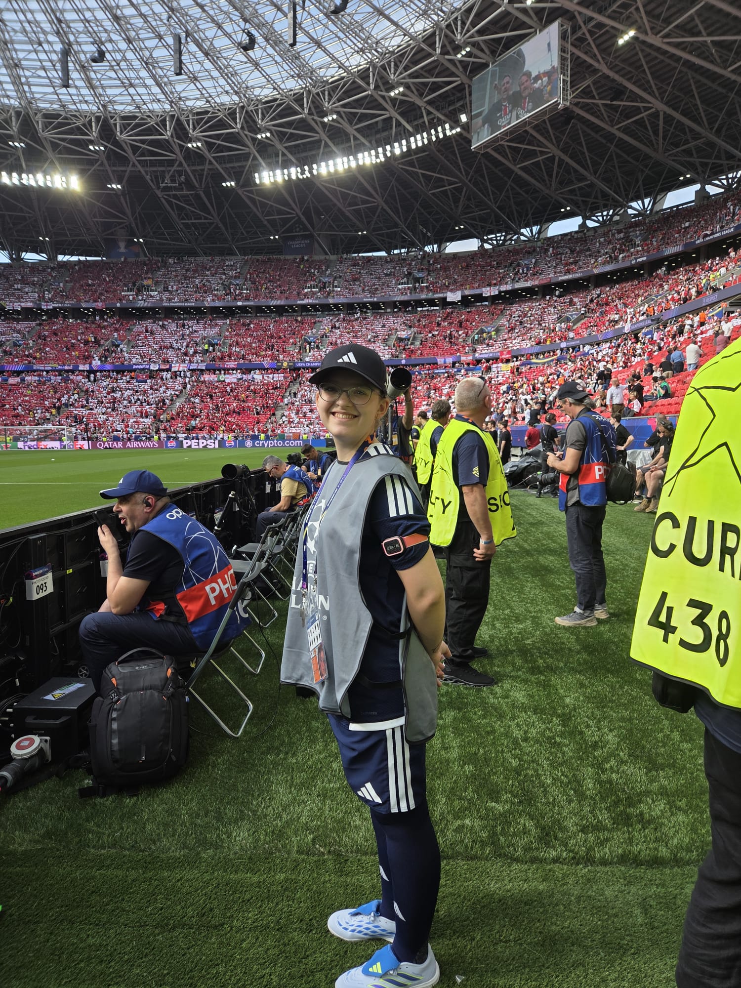 Hearing-impaired ballboys with Look At Me wristbands